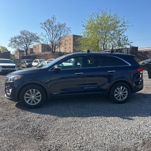 KIA SORENTO LX V6 - 3