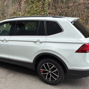 VOLKSWAGEN TIGUAN SE 4MOTION - 5