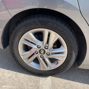 2019 Hyundai ELANTRA SEL thumbnail 19