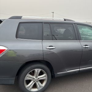 صورة 9 لـ 2013 Toyota HIGHLANDER LIMITED
