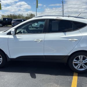 HYUNDAI TUCSON - 4