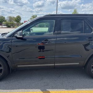 FORD EXPLORER XLT - 4