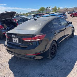 HYUNDAI ELANTRA SEL - 8