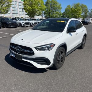 MERCEDES-BENZ GLA - 1