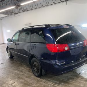 TOYOTA SIENNA - 3