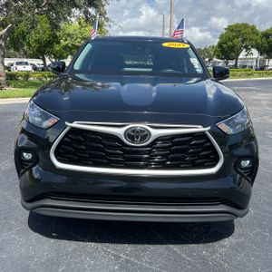 صورة 14 لـ 2023 Toyota HIGHLANDER XLE