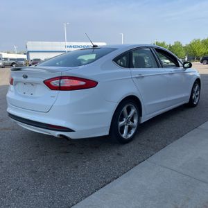 FORD FUSION SE - 7