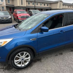 FORD ESCAPE SE - 2