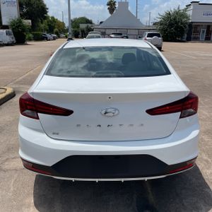 2020 Hyundai ELANTRA SE photo 6