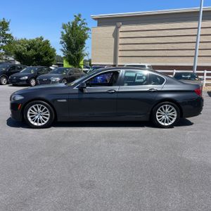 BMW 5 SERIES 528I - 3