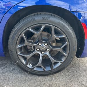 2019 Chrysler 300 TOURING thumbnail 18