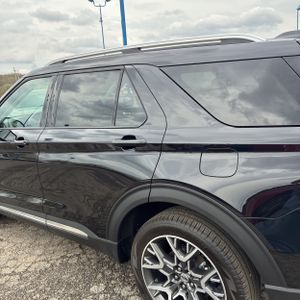 FORD EXPLORER PLATINUM - 6