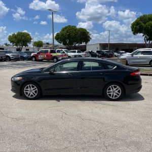 FORD FUSION SE - 3