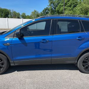 FORD ESCAPE SE - 4