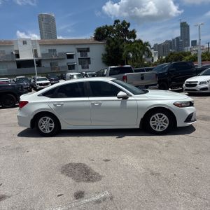صورة 10 لـ 2023 Honda CIVIC LX