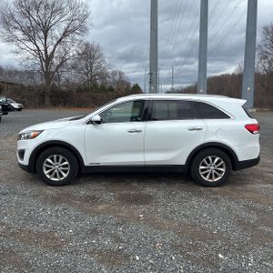 KIA SORENTO LX V6 - 3