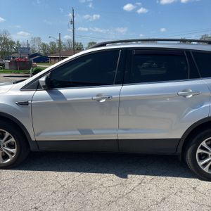 FORD ESCAPE SE - 4