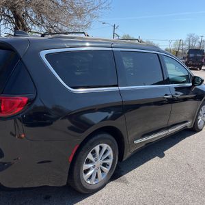 CHRYSLER PACIFICA TOURING-L - 9