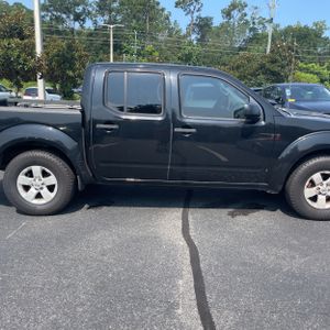 2013 Nissan FRONTIER SV — миниатюра 11