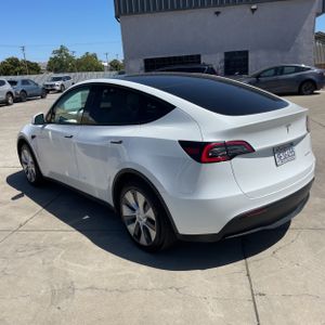 TESLA MODEL Y LONG RANGE - 5