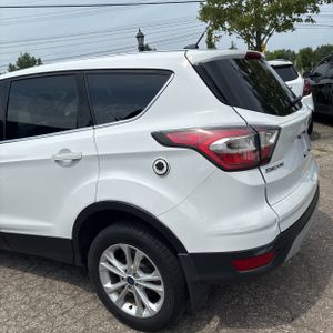 صورة 6 لـ 2017 FORD ESCAPE SE