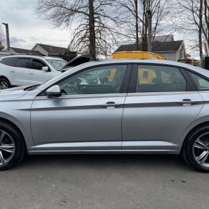 VOLKSWAGEN JETTA SE - 4