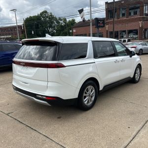 2023 KIA CARNIVAL LX — фото 8
