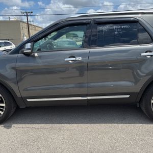 FORD EXPLORER PLATINUM - 4