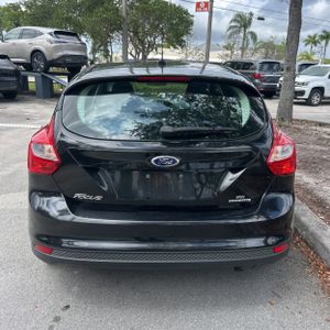 FORD FOCUS SE - 7