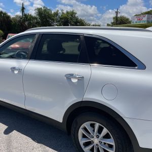 KIA SORENTO LX V6 - 6