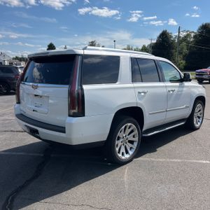 صورة 8 لـ 2019 Cadillac ESCALADE LUXURY