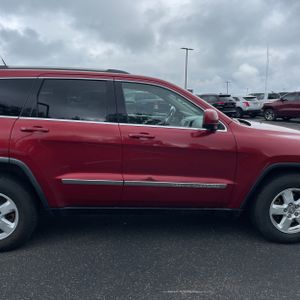 2011 JEEP GRAND CHEROKEE LAREDO — миниатюра 11