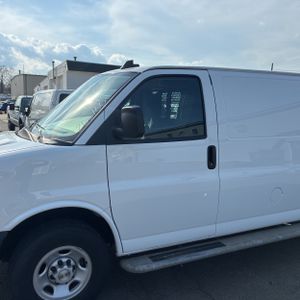 CHEVROLET EXPRESS 2500 - 2