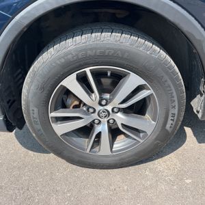 صورة مصغرة 17 لـ 2018 Toyota RAV4 XLE