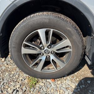 صورة 13 لـ 2016 Toyota RAV4 XLE