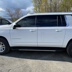 CHEVROLET SUBURBAN LT - 4