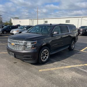 CHEVROLET SUBURBAN LT - 1