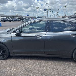 FORD FUSION SE - 4