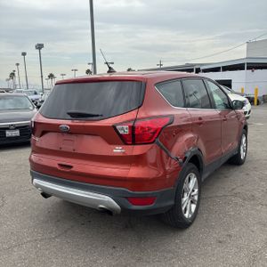 صورة 8 لـ 2019 FORD ESCAPE SE