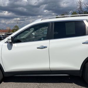 NISSAN ROGUE SV - 4