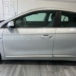 2020 Hyundai IONIQ HYBRID SEL photo 3