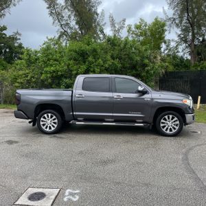 TOYOTA TUNDRA - 10