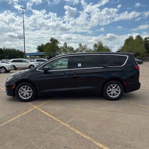 CHRYSLER PACIFICA TOURING L - 3