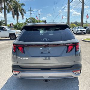 2025 Hyundai TUCSON SEL photo 7