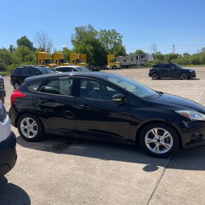 FORD FOCUS SE - 10