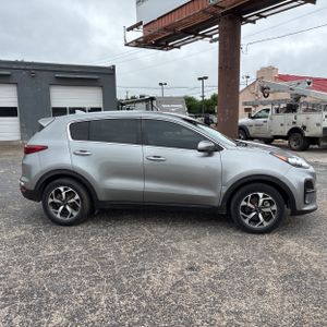 KIA SPORTAGE LX - 10