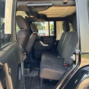 صورة 38 لـ 2017 JEEP WRANGLER UNLIMITED SAHARA