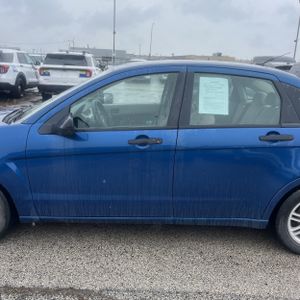 FORD FOCUS SE - 4