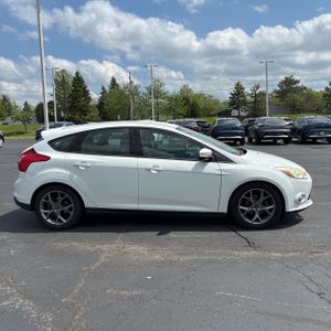 FORD FOCUS SE - 10