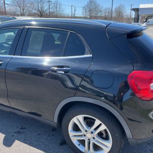 MERCEDES-BENZ GLA - 5